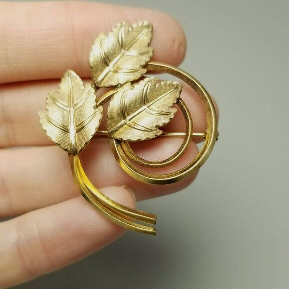 Vintage Van Dell 12k Yellow Gold Filled Three Leaf Brooch, Signed Lapel Pin - Picture 2 of 7